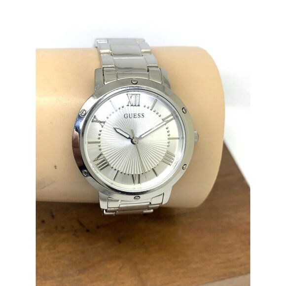 Guess Women\'s Watch GW0404L1 Quartz Silver Dial Stainless Steel 34mm main image 4
